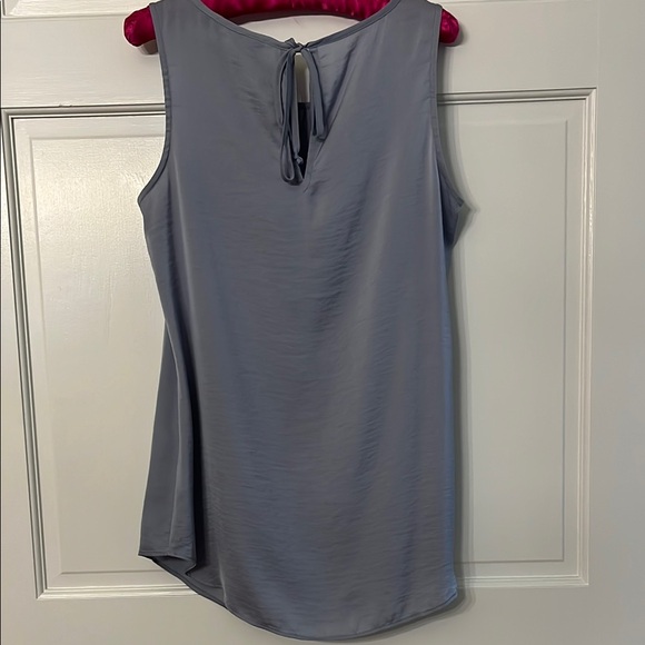 CAbi Gray Rounded Neckline Sleeveless Tank Top - Picture 4 of 7